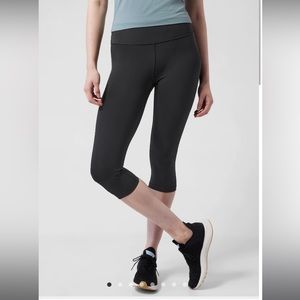 Athleta Accelerate Crop